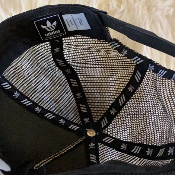 Adidas hat - Picture 3 of 5